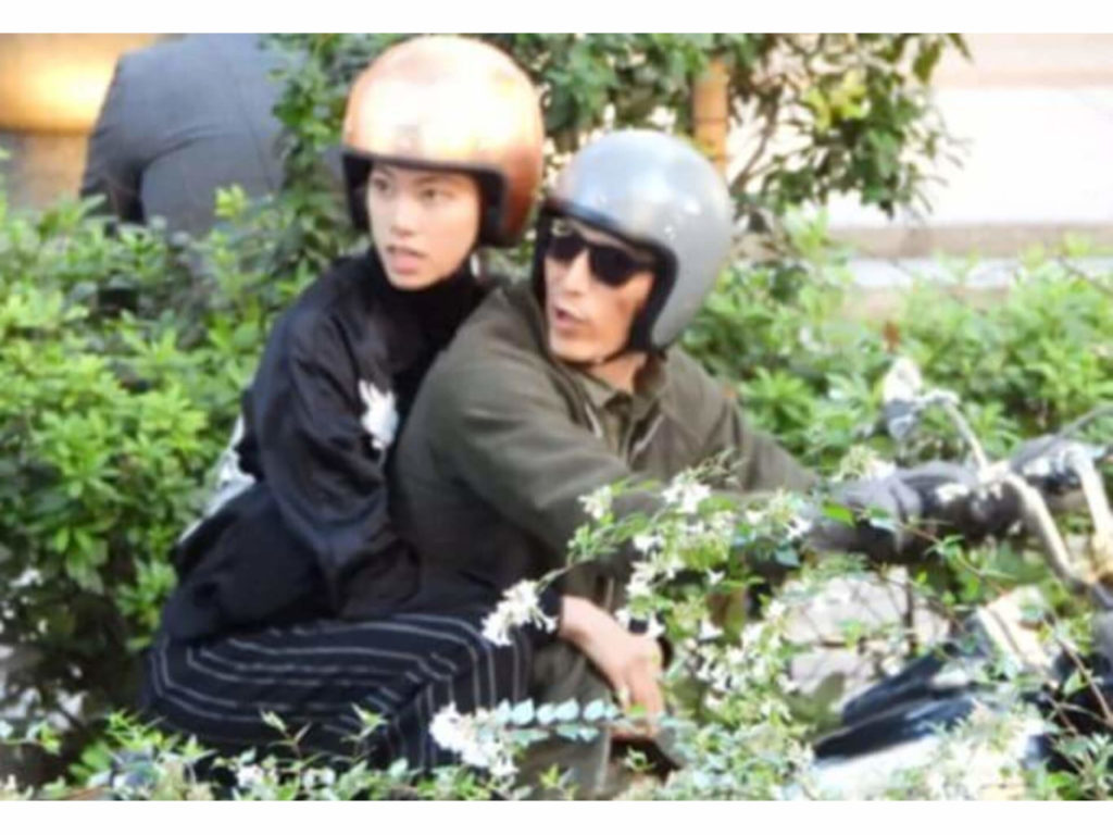 森星さんと伊勢谷さんのバイクデート画像