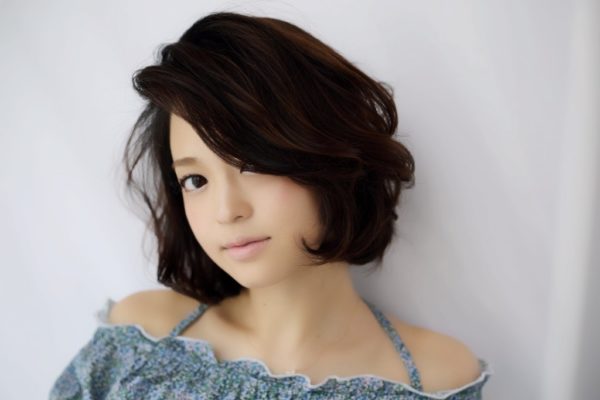 小林涼子