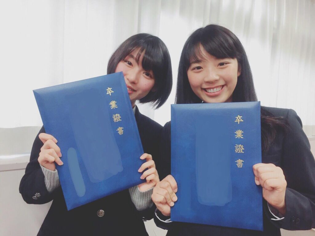白石聖さんの卒業画像